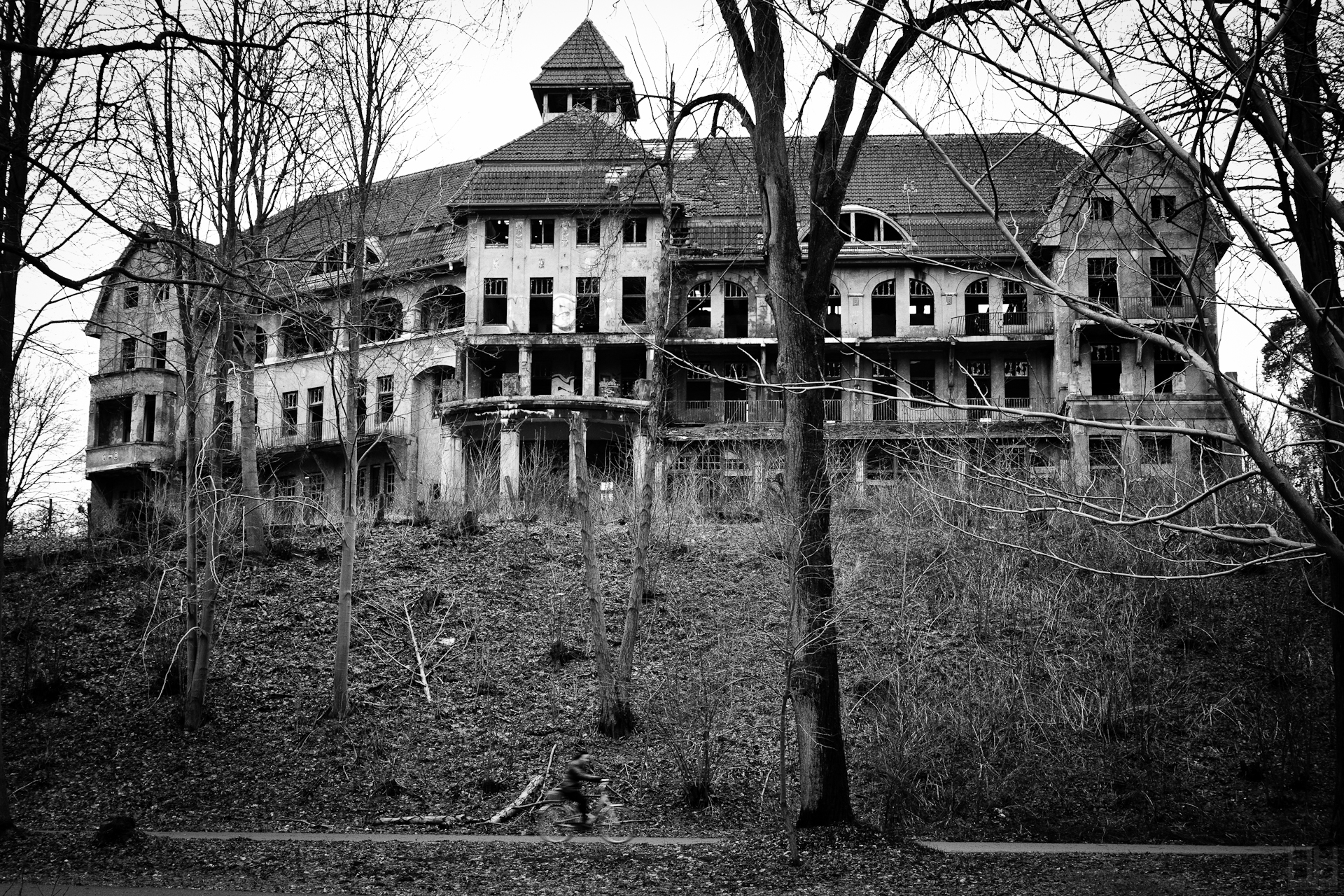 The Haunted House / Das Geisterhaus